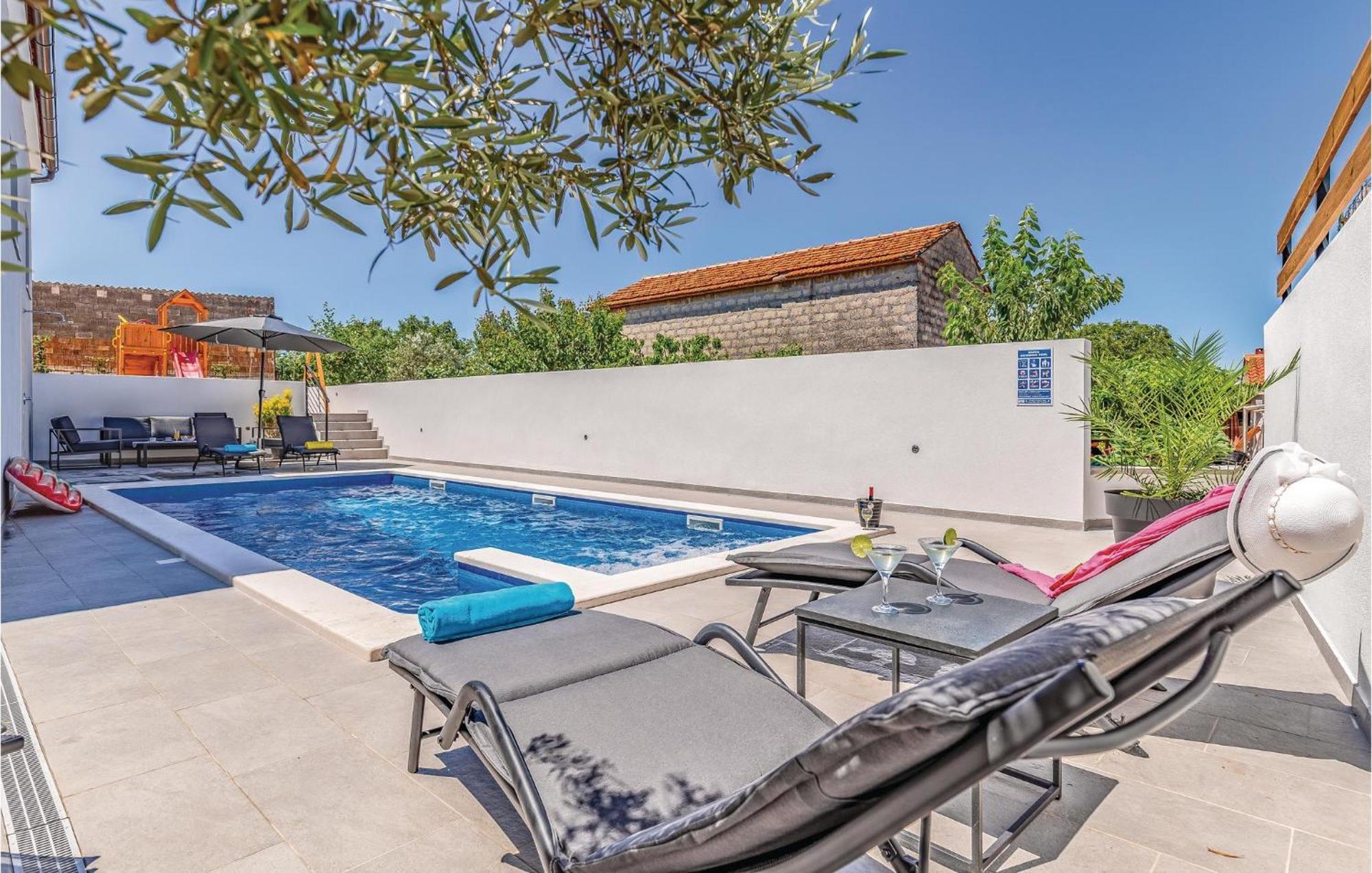 1 Bedroom Stunning Apartment In PUY מראה חיצוני תמונה