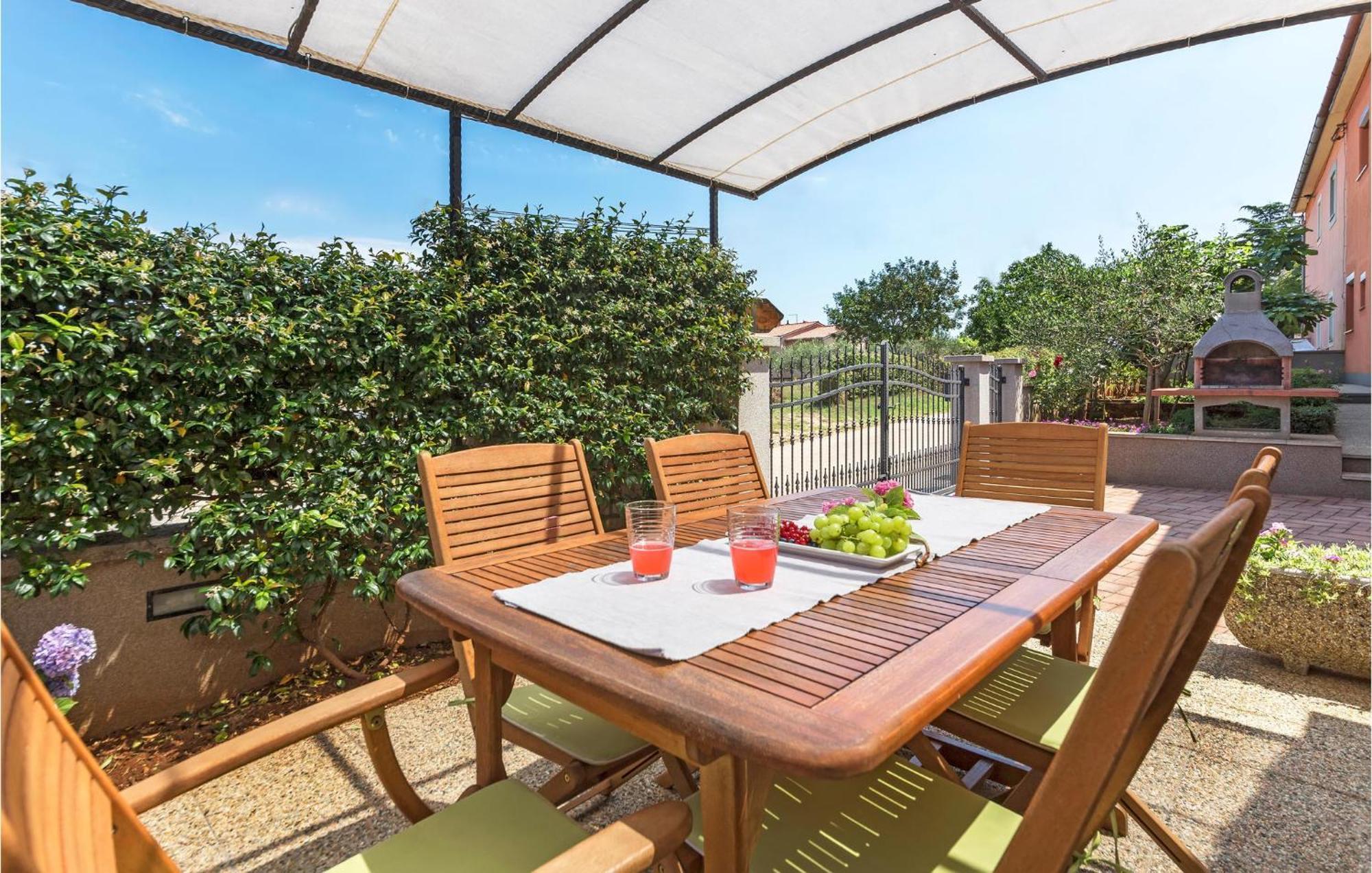 1 Bedroom Stunning Apartment In PUY מראה חיצוני תמונה