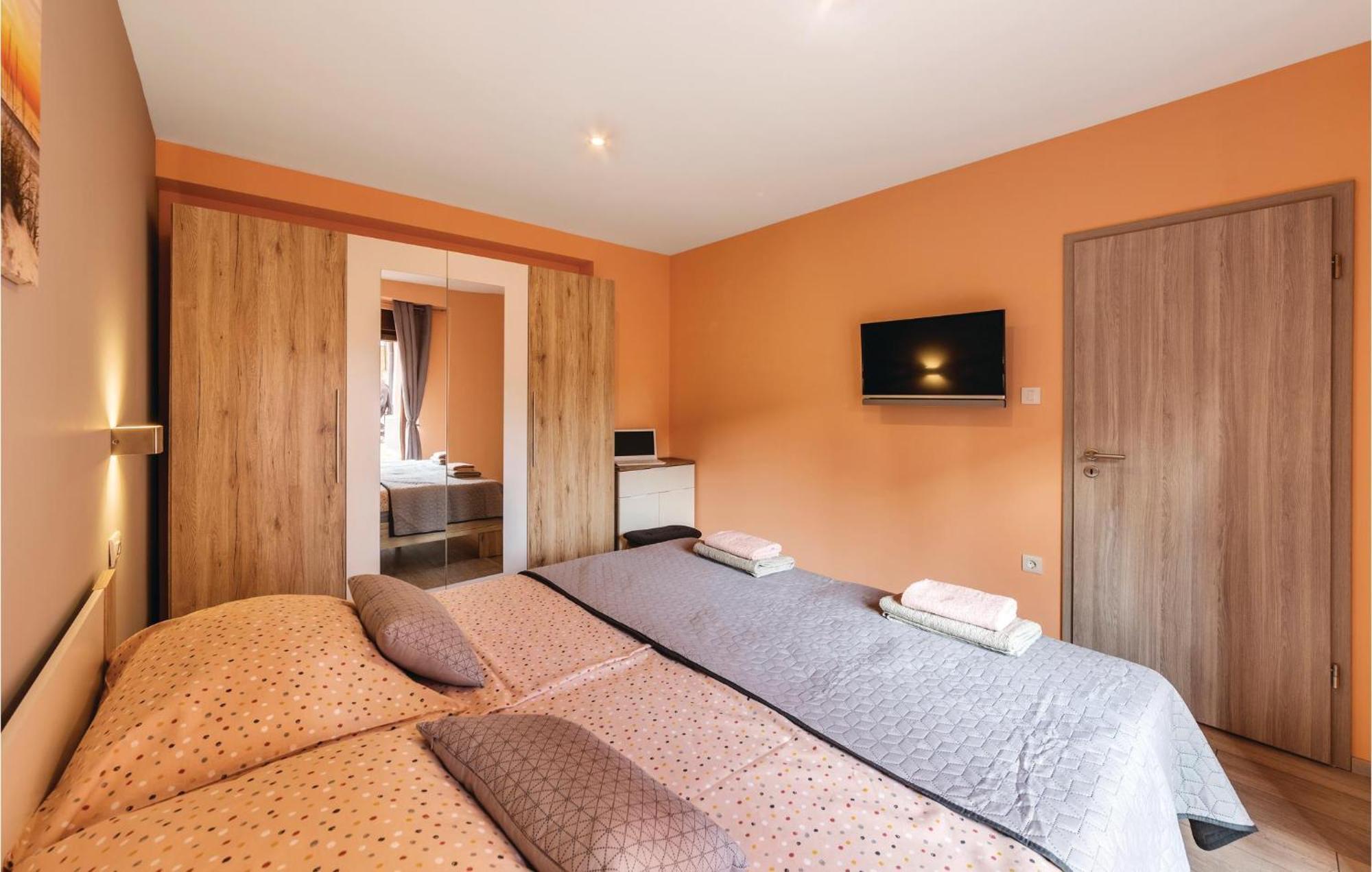 1 Bedroom Stunning Apartment In PUY מראה חיצוני תמונה