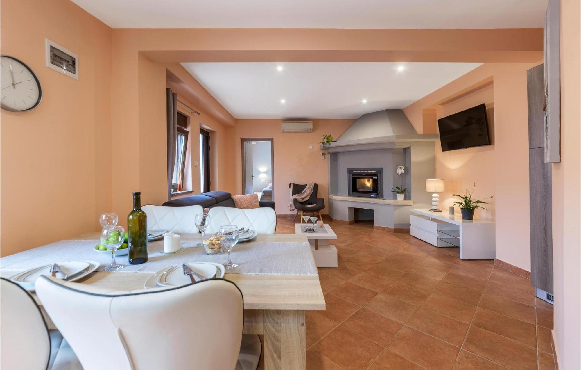 1 Bedroom Stunning Apartment In PUY מראה חיצוני תמונה